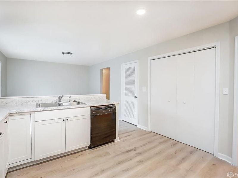 555 East Drive, Dayton, OH 45419 Photo 5