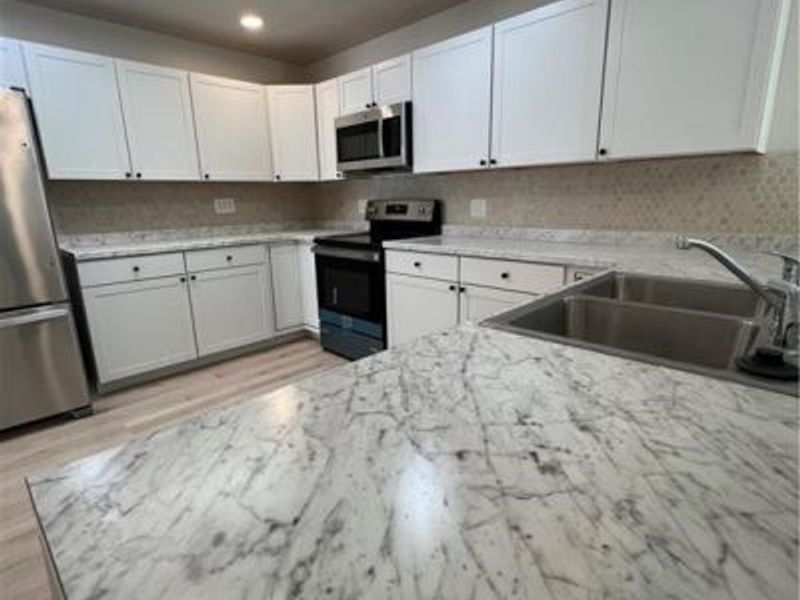 555 East Drive, Dayton, OH 45419 Photo 8