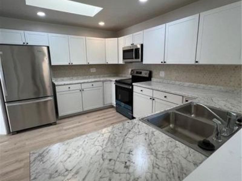 555 East Drive, Dayton, OH 45419 Photo 9