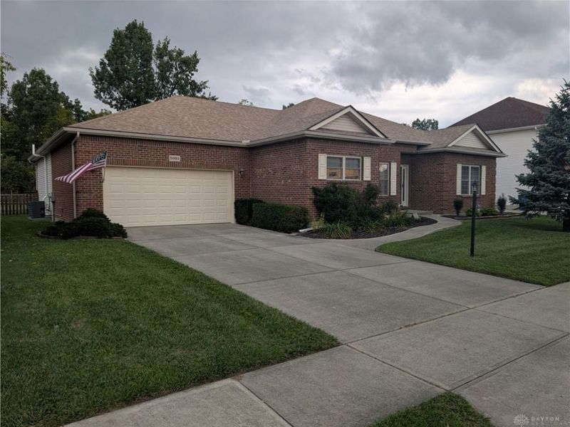 5981 Oak Ridge Drive, Huber Heights, OH 45424 Photo 2