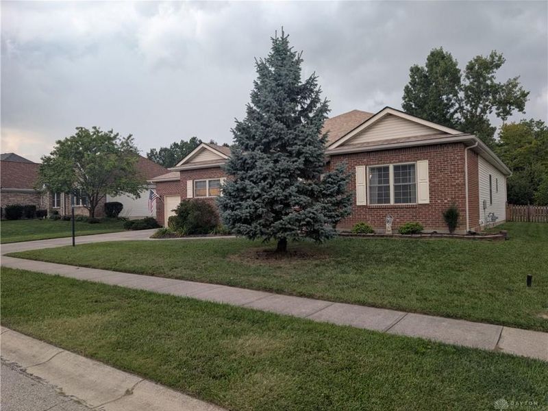 5981 Oak Ridge Drive, Huber Heights, OH 45424 Photo 3