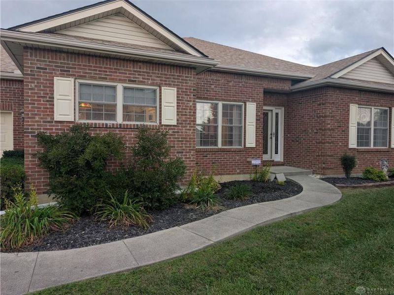 5981 Oak Ridge Drive, Huber Heights, OH 45424 Photo 4