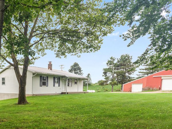 1615 Pettis Avenue NE, Ada, MI 49301