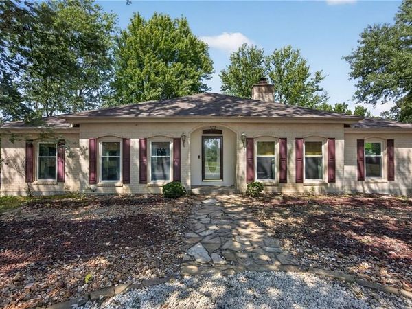 8004 E 233rd Street, Peculiar, MO 64078