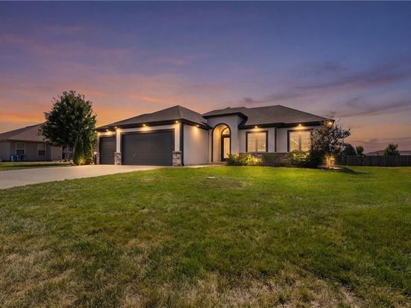 7917 SW 2nd Terrace, Blue Springs, MO 64014