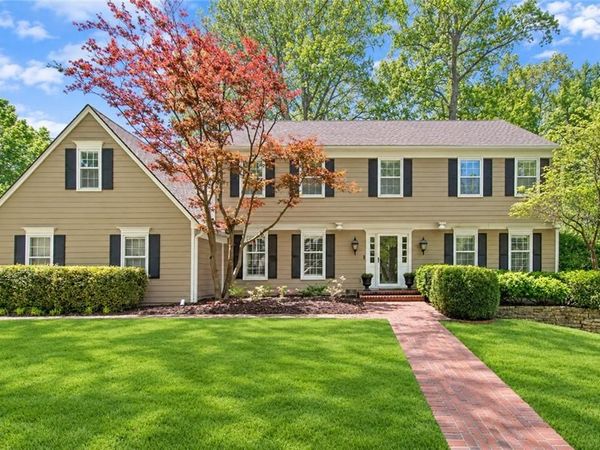8740 Ensley Lane, Leawood, KS 66206