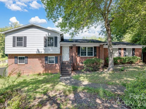 2116 Deepwood Court , Gastonia, NC 28054