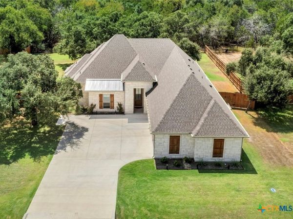 11175 Golden Eagle Avenue, Salado, TX 76571