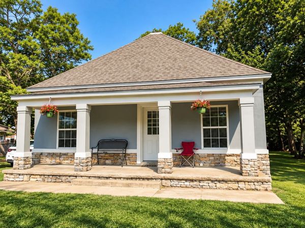 417 N Muskogee Avenue , Claremore, OK 74017