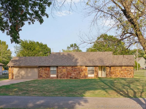 8427 N 170th East Avenue, Owasso, OK 74055