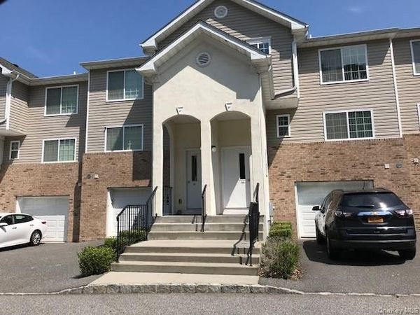 32 Stevens Place , Unit 32, Coram, NY 11727