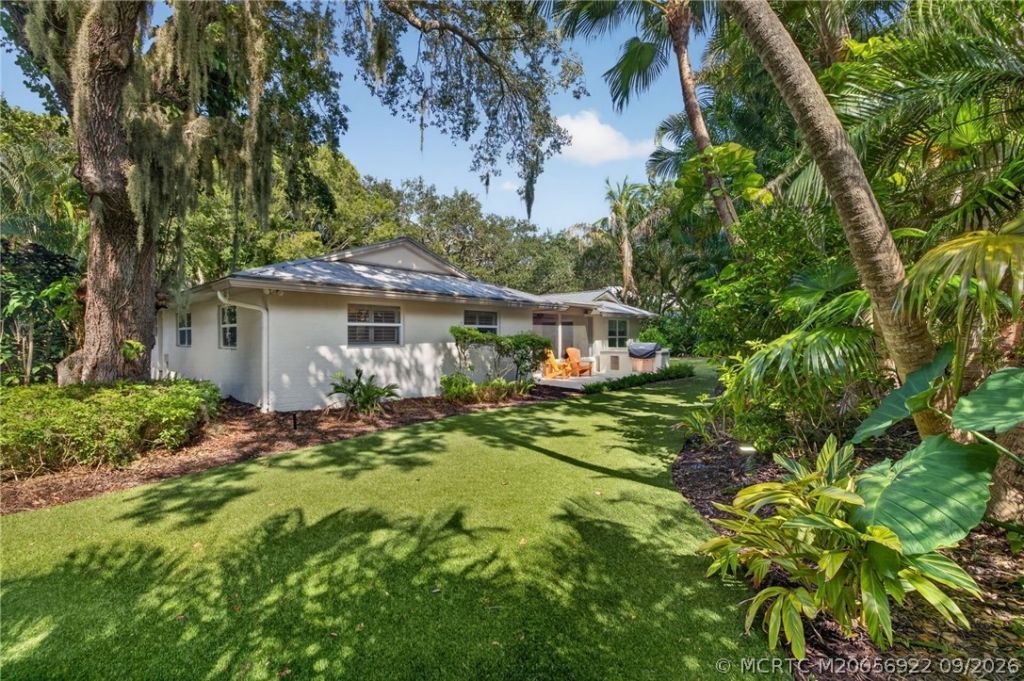 8 Admirals Walk , Sewalls Point, FL 34996 Photo