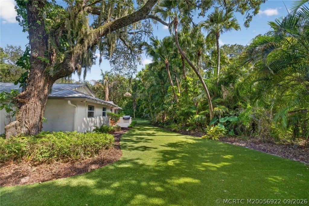 8 Admirals Walk , Sewalls Point, FL 34996 Photo