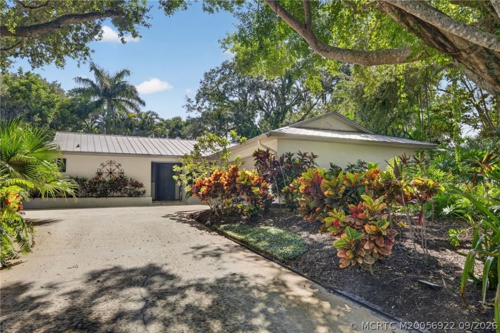 8 Admirals Walk , Sewalls Point, FL 34996 Photo