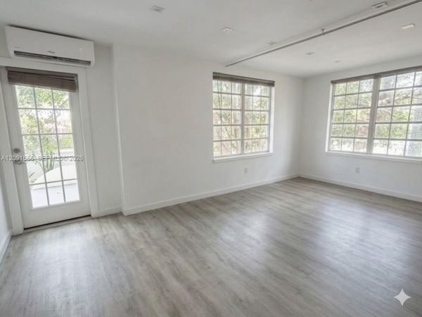 932 7th St , Unit 932D, Miami Beach, FL 33139