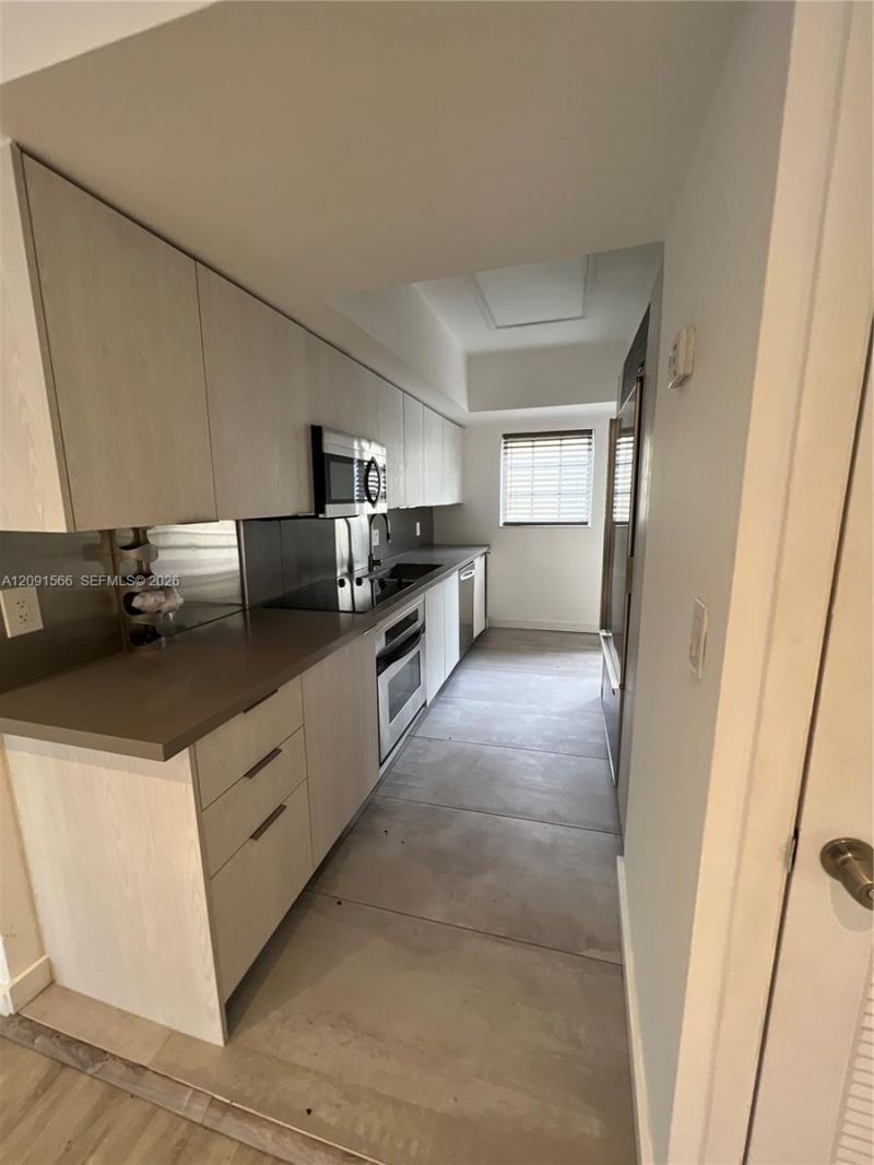 932 7th St , Unit 932D, Miami Beach, FL 33139 Photo