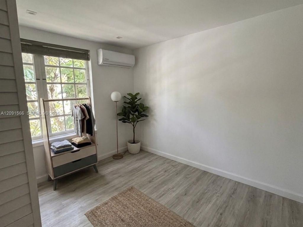 932 7th St , Unit 932D, Miami Beach, FL 33139 Photo