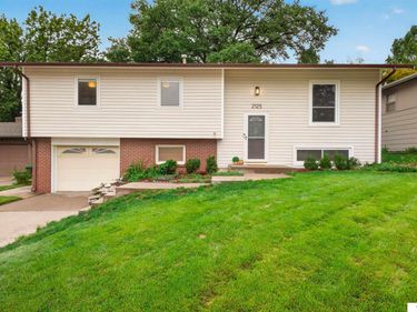 2125 S 62nd Street, Lincoln, NE 68506