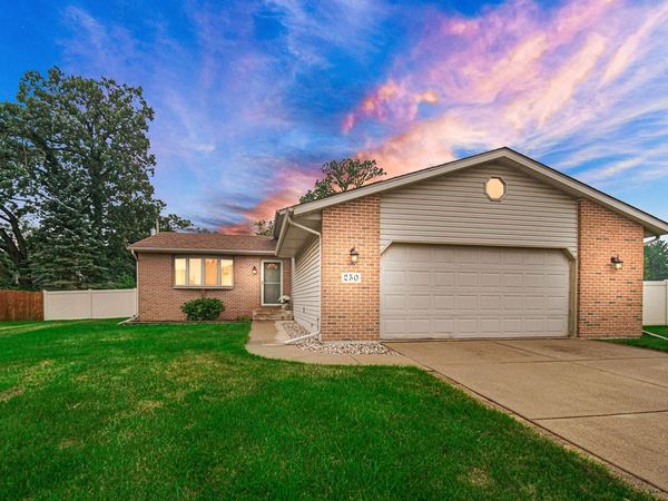 250 Hawthorne Court , Hobart, IN 46342