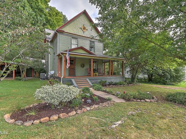 561 Clifton Street, Damascus, VA 24236