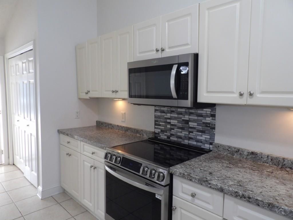 5040 Capulet Circle  Photo 11