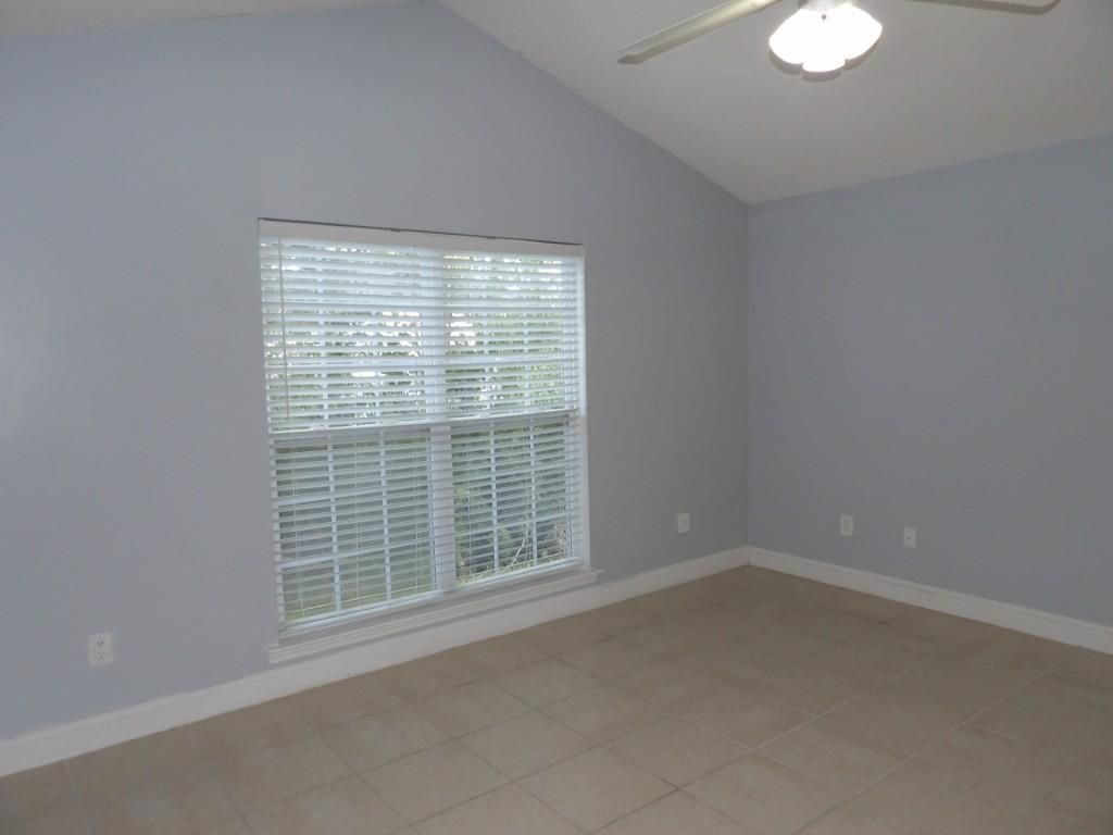 5040 Capulet Circle  Photo 13