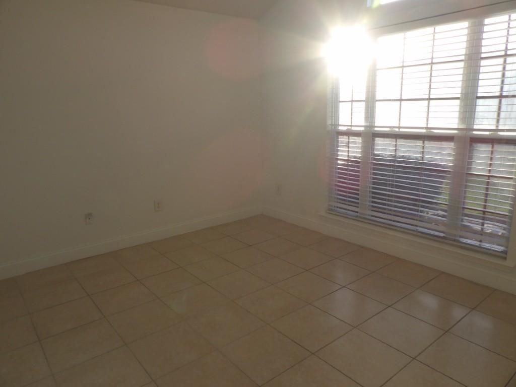 5040 Capulet Circle  Photo 24