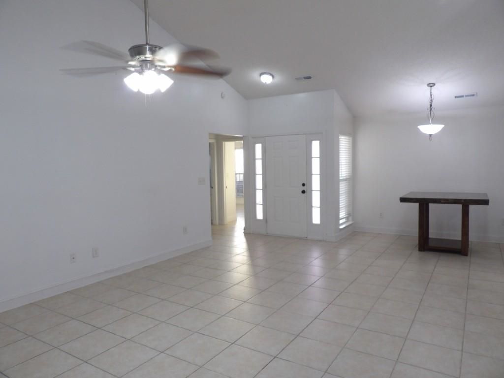 5040 Capulet Circle  Photo 5