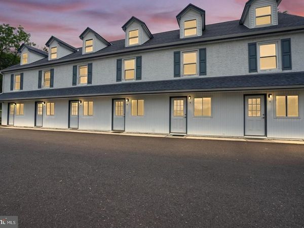 806 W MAIN STREET , Unit #4, COLLEGEVILLE, PA 19426