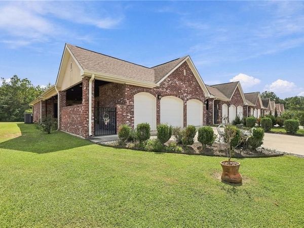 23752 MONARCH Point, Springfield, LA 70462