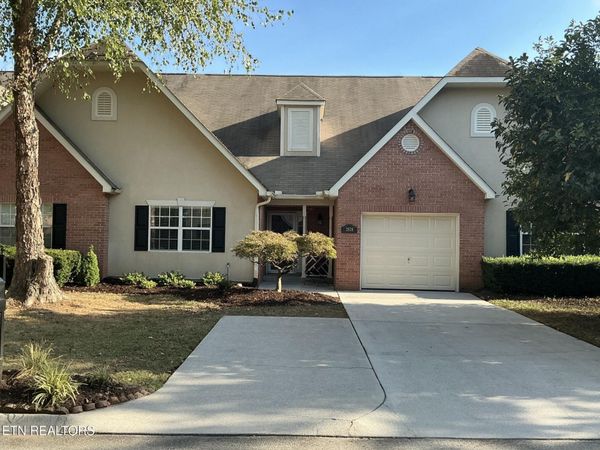 2828 Knob Creek Lane, Knoxville, TN 37912