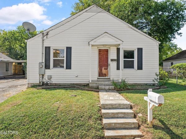 109 N Magnolia St, Maryville, TN 37801