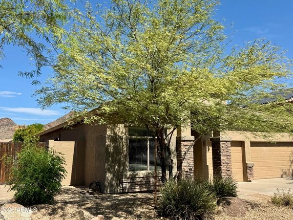 8364 W MOLLY Lane, Peoria, AZ 85383
