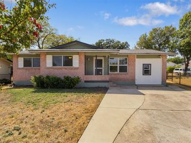 2563 Wood Valley Drive, Dallas, TX 75211