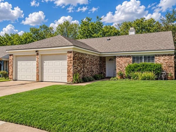 5522 Yaupon Drive , Arlington, TX 76018