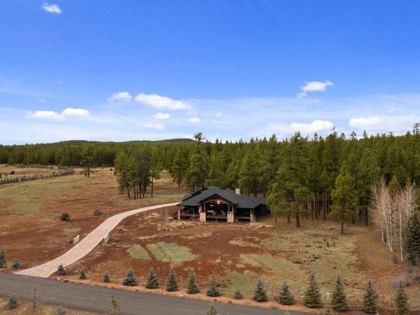 405 E FOXBORO Road, Munds Park, AZ 86017