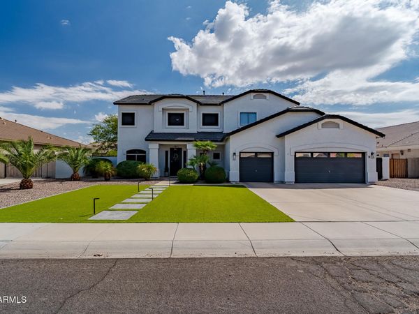 2885 S PALM Street, Gilbert, AZ 85295