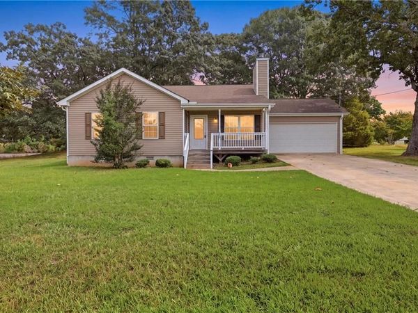 6214 Helen Street , Lula, GA 30554