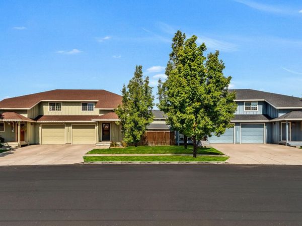 20844 NE Sierra Drive, Bend, OR 97701