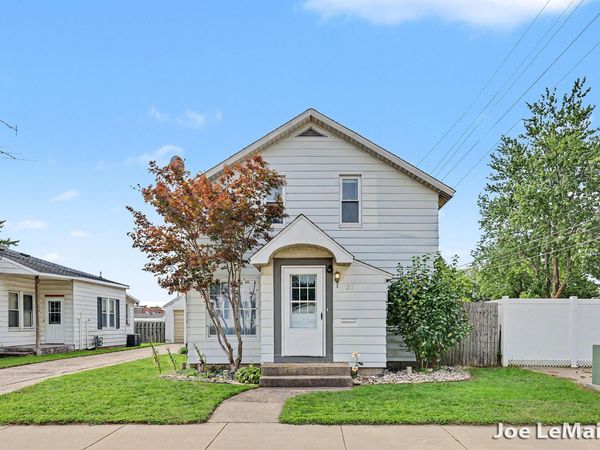 30 N Centennial Street, Zeeland, MI 49464