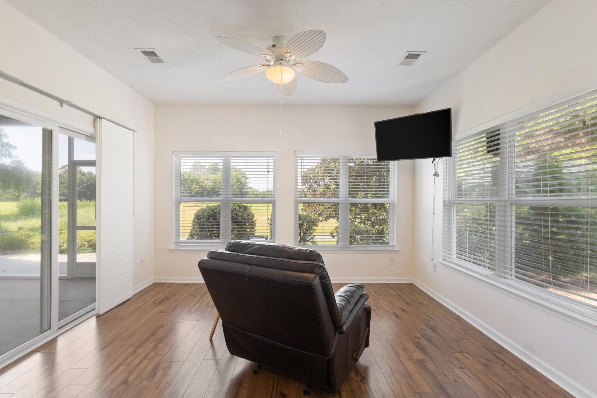 2803 Sanctuary Blvd. Photo 27