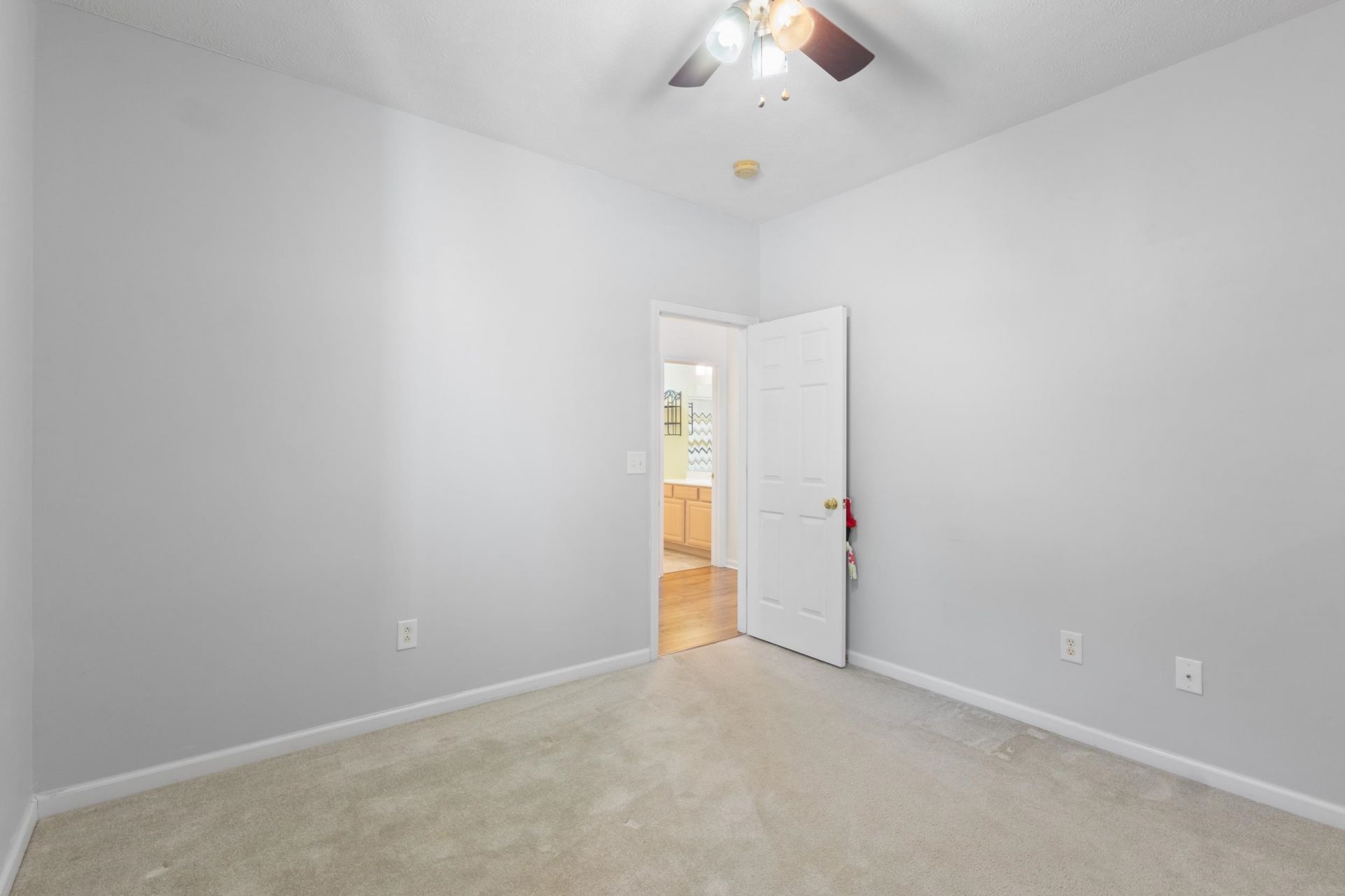 2803 Sanctuary Blvd. Photo 37