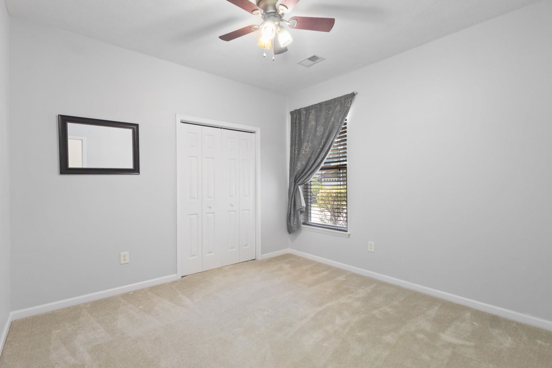 2803 Sanctuary Blvd. Photo 38