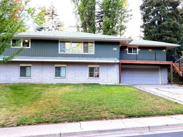 925 City View SW St, Pullman, WA 99163