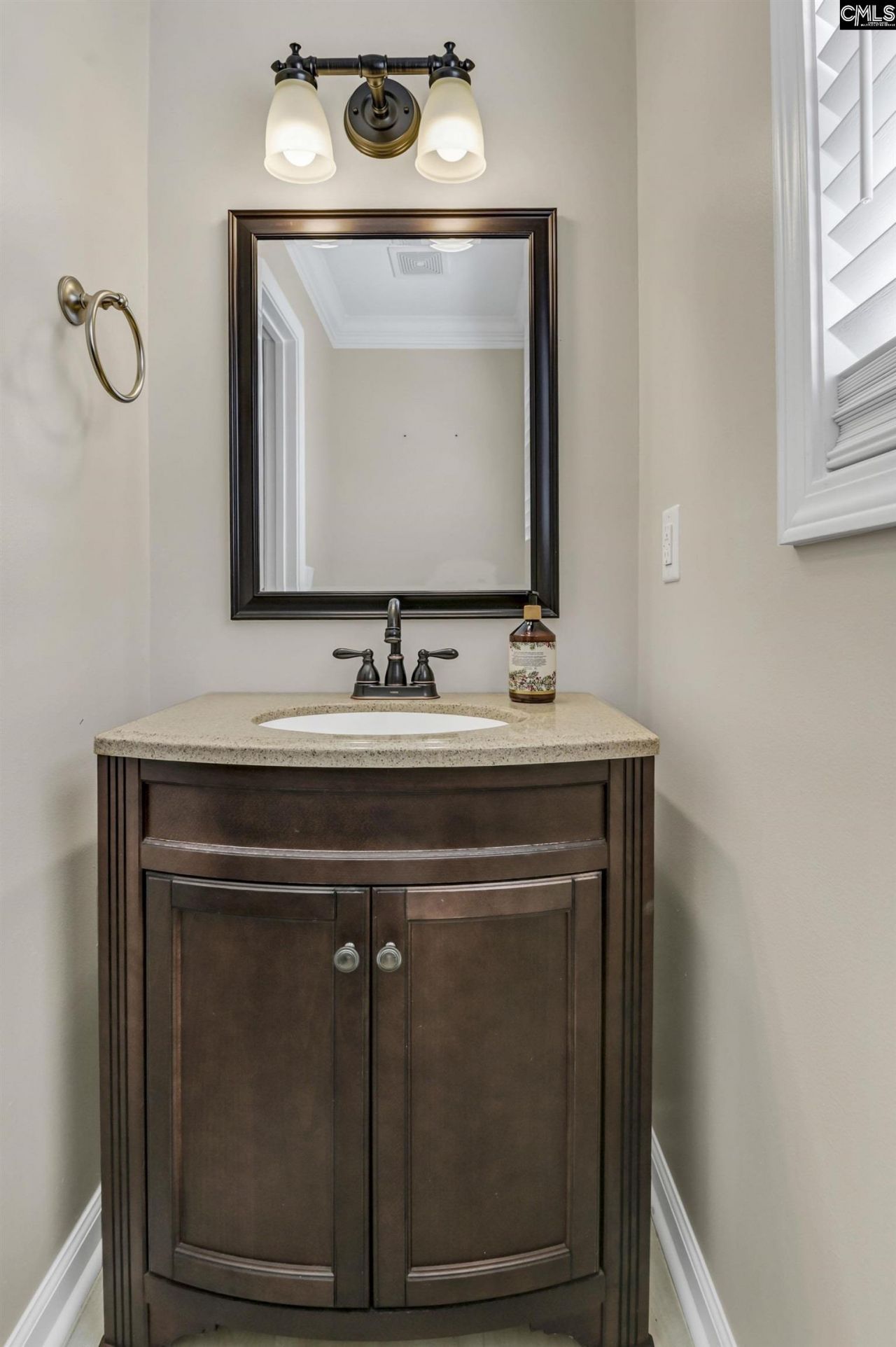 647 Park Road  Photo 24