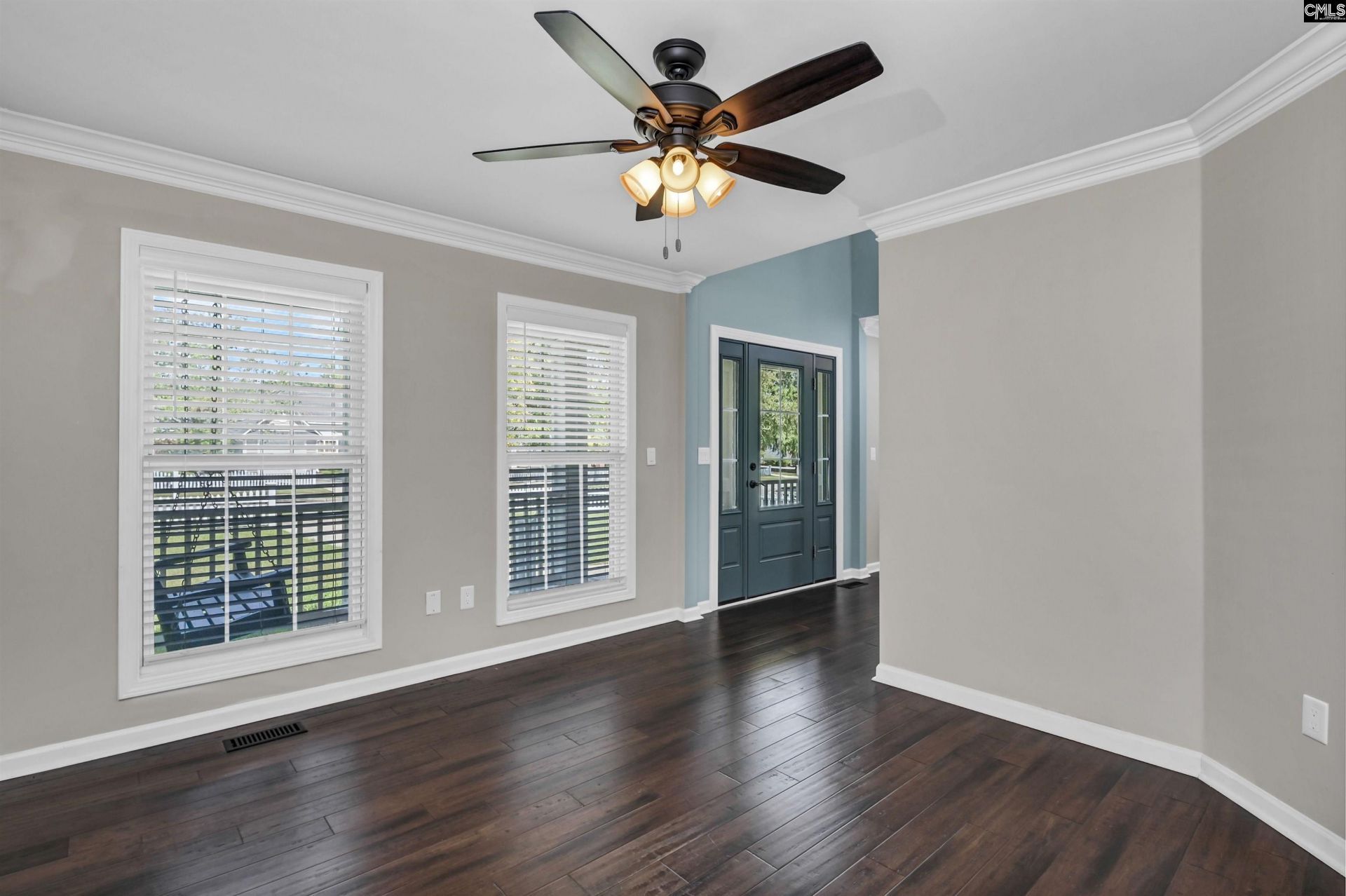 647 Park Road  Photo 4