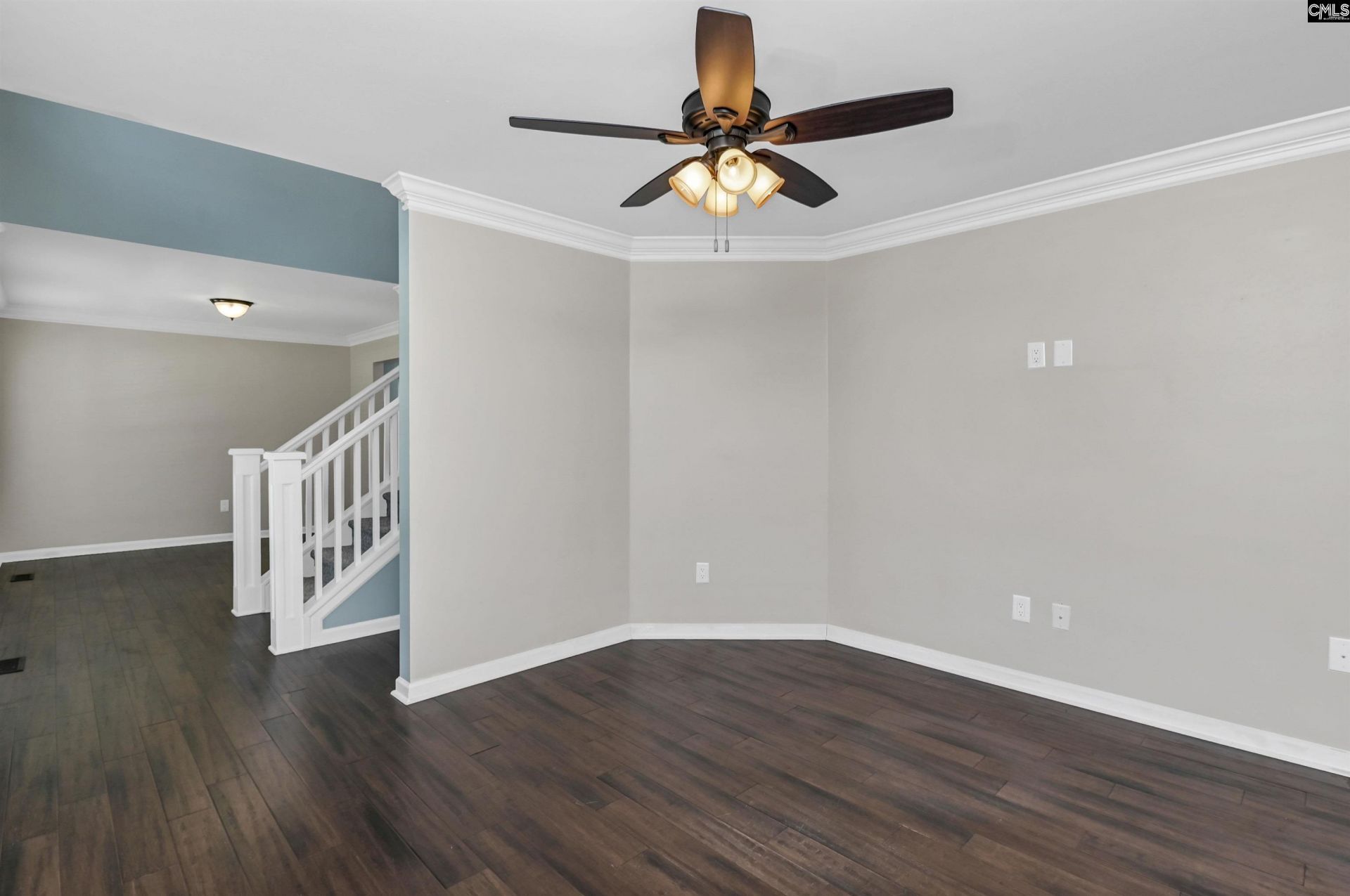 647 Park Road  Photo 5