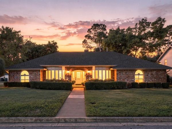 1710 Tennyson Drive, Arlington, TX 76013