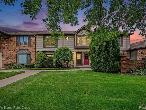2232 London Bridge Drive , Rochester Hills, Mi 48307
