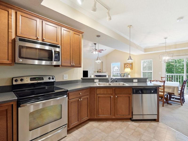 4184 Bradhurst Drive, Unit 19, Dublin, OH 43016 Photo 12